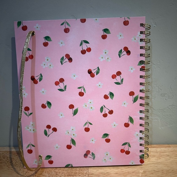 NEW Pink Cherry Blossom 2025, 12 Month, Monthly & Weekly Planner By Eccolo. - Picture 12 of 13